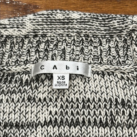 Cabi black and white marled short sleeve knit Sweater - Picture 3 of 7